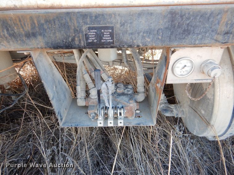 image for item DL4918 2006 International 7600  vacuum truck