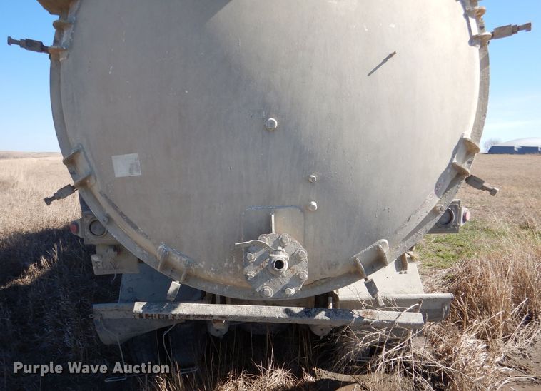 image for item DL4918 2006 International 7600  vacuum truck