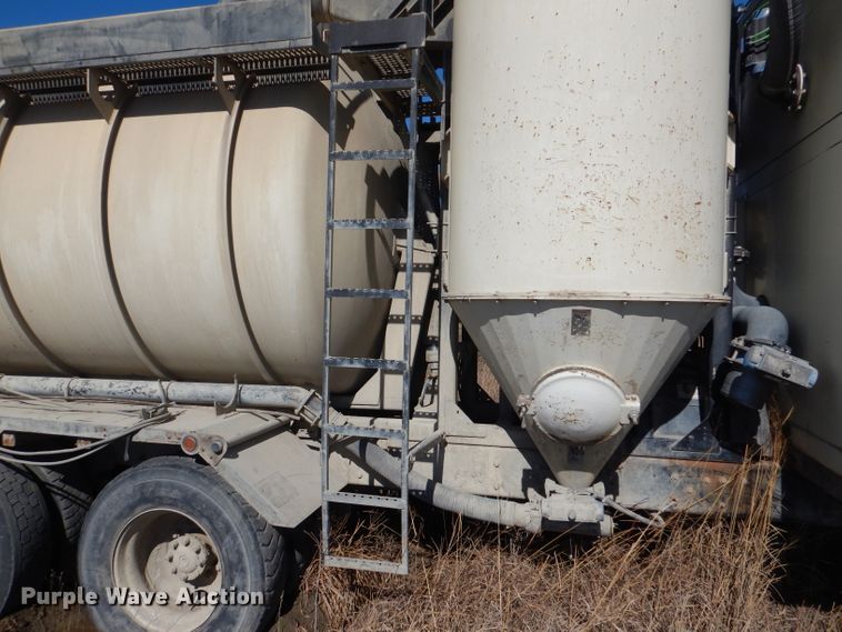 image for item DL4918 2006 International 7600  vacuum truck