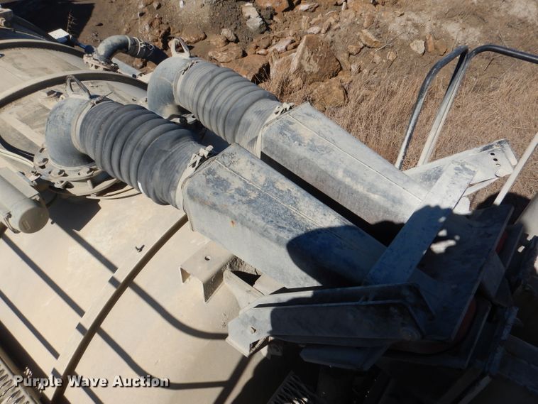 image for item DL4918 2006 International 7600  vacuum truck