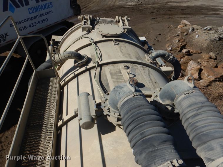 image for item DL4918 2006 International 7600  vacuum truck