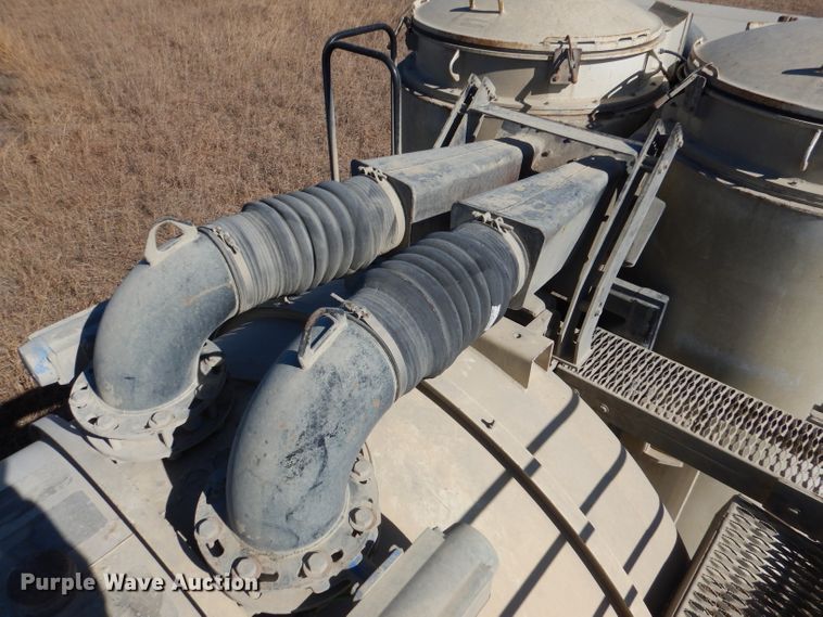 image for item DL4918 2006 International 7600  vacuum truck