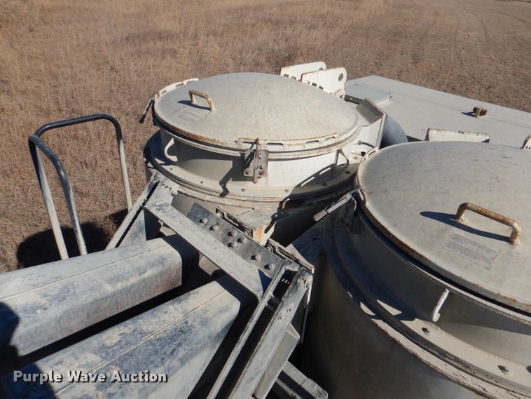 image for item DL4918 2006 International 7600  vacuum truck