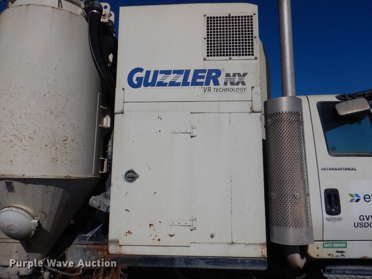 image for item DL4918 2006 International 7600  vacuum truck