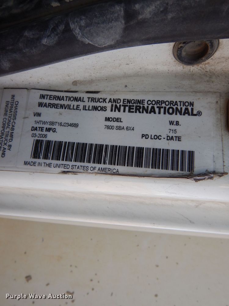 image for item DL4918 2006 International 7600  vacuum truck