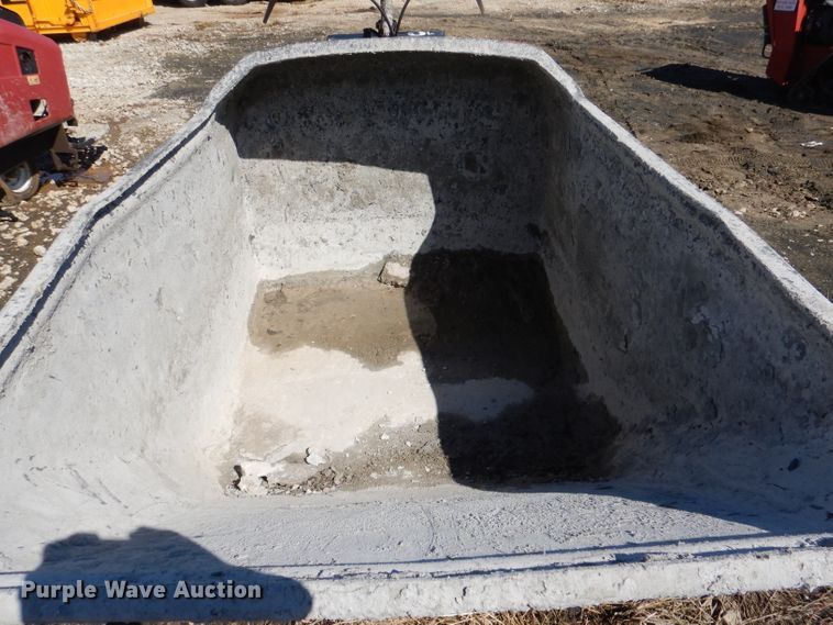 image for item DL4921 Toro MB1600  concrete buggy