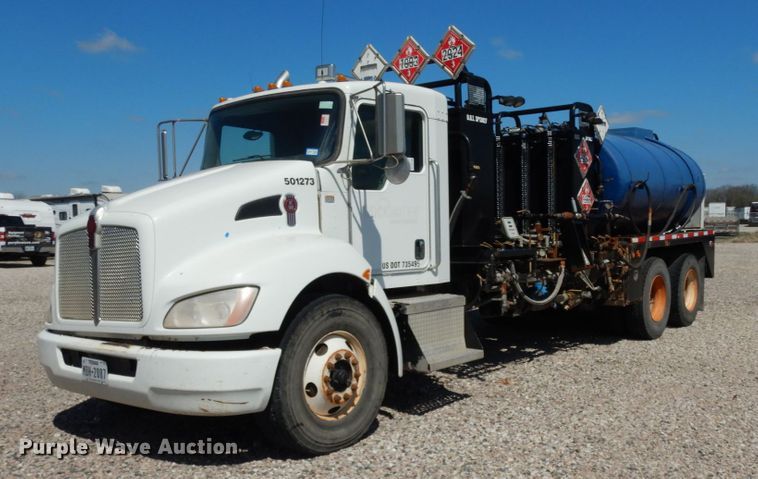 image for item DM2883 2012 Kenworth T370  tank truck