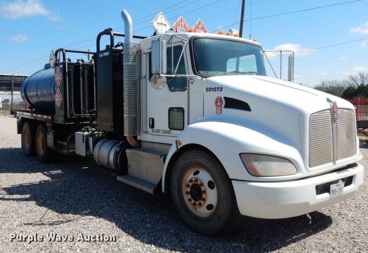 image for item DM2883 2012 Kenworth T370  tank truck