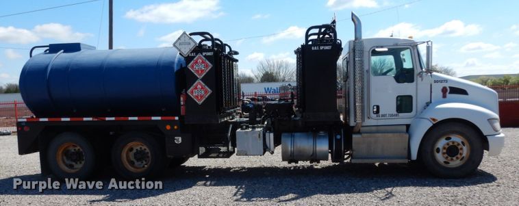 image for item DM2883 2012 Kenworth T370  tank truck