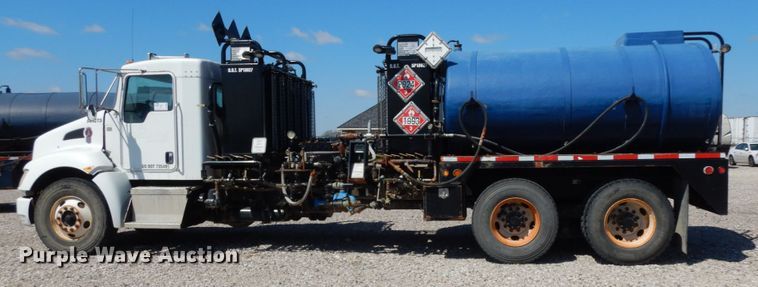 image for item DM2883 2012 Kenworth T370  tank truck