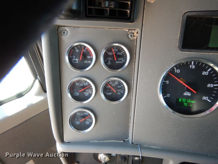 image for item DM2883 2012 Kenworth T370  tank truck