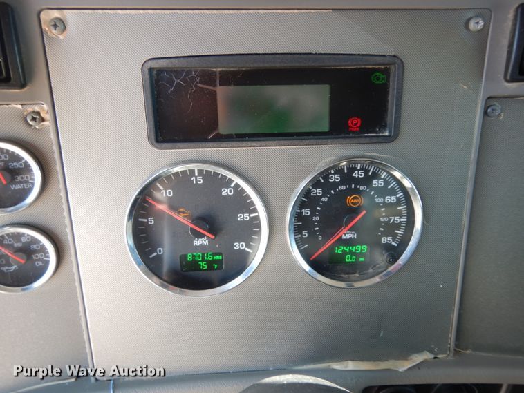 image for item DM2883 2012 Kenworth T370  tank truck