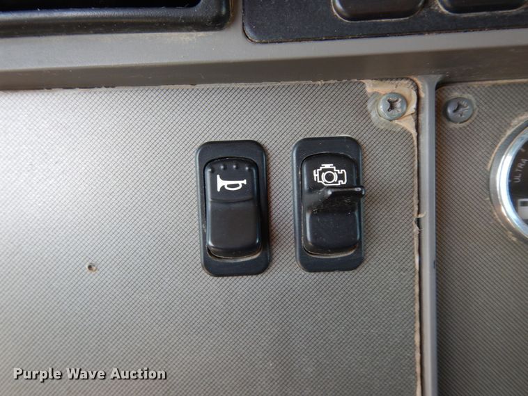 image for item DM2883 2012 Kenworth T370  tank truck