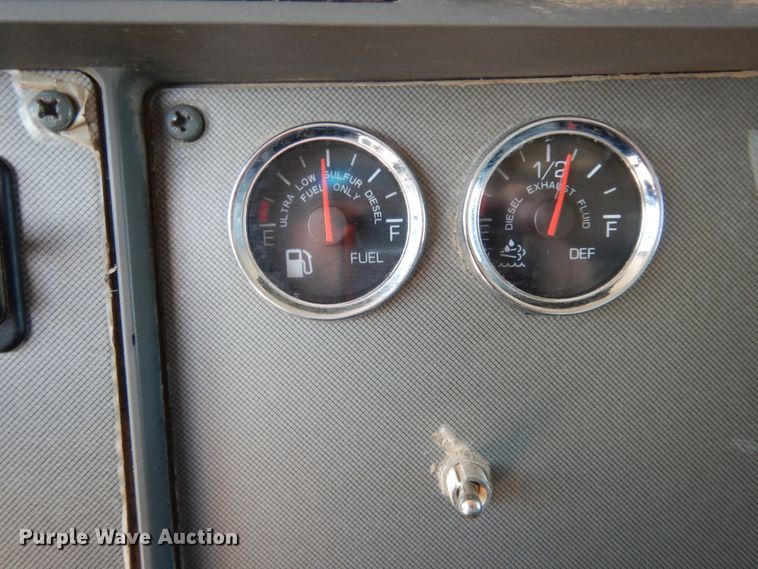 image for item DM2883 2012 Kenworth T370  tank truck