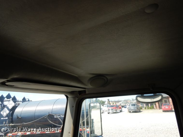 image for item DM2883 2012 Kenworth T370  tank truck