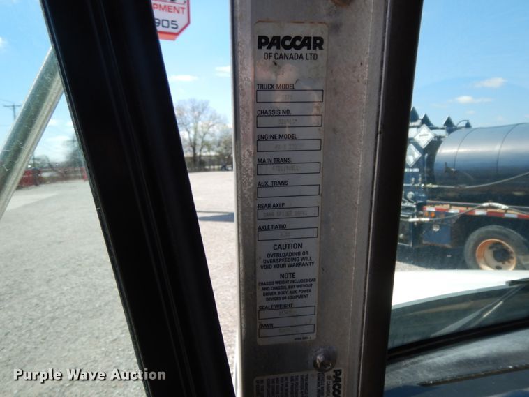 image for item DM2883 2012 Kenworth T370  tank truck