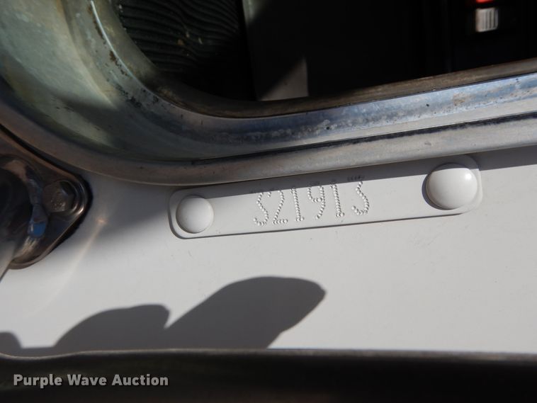 image for item DM2883 2012 Kenworth T370  tank truck