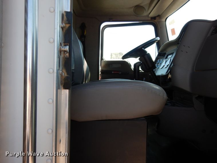 image for item DM2883 2012 Kenworth T370  tank truck