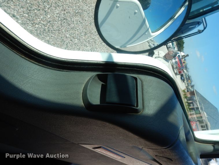 image for item DM2883 2012 Kenworth T370  tank truck