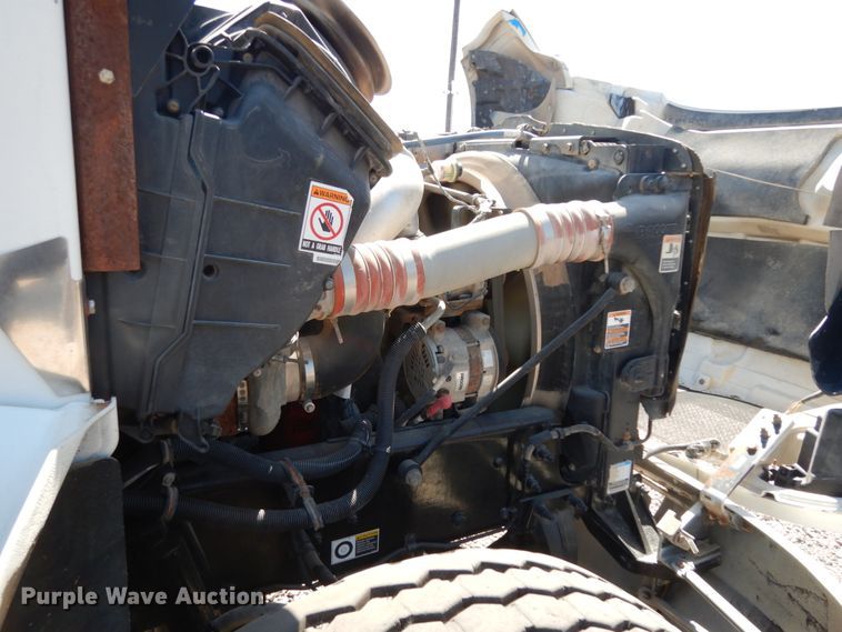 image for item DM2883 2012 Kenworth T370  tank truck