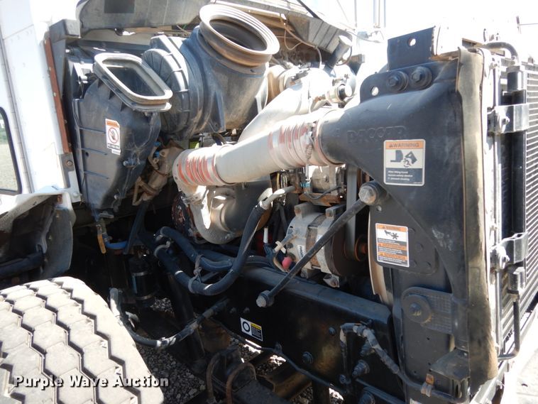 image for item DM2883 2012 Kenworth T370  tank truck