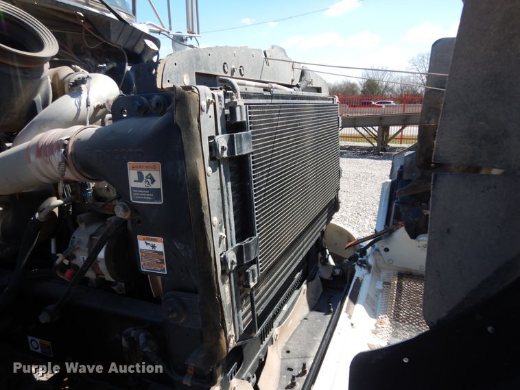 image for item DM2883 2012 Kenworth T370  tank truck