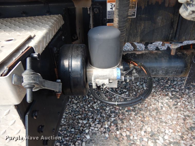 image for item DM2883 2012 Kenworth T370  tank truck