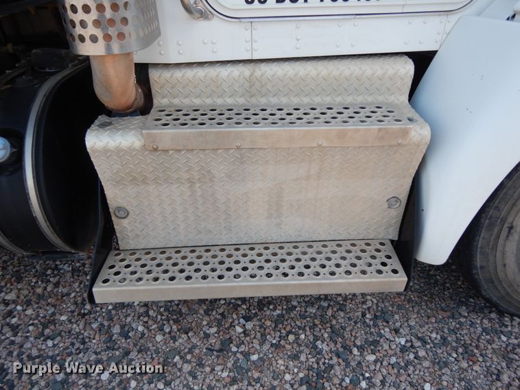 image for item DM2883 2012 Kenworth T370  tank truck