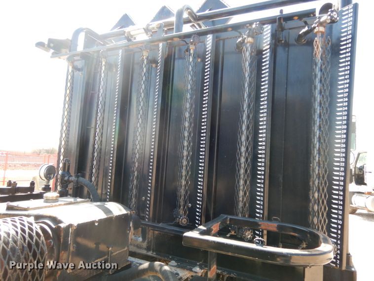 image for item DM2883 2012 Kenworth T370  tank truck