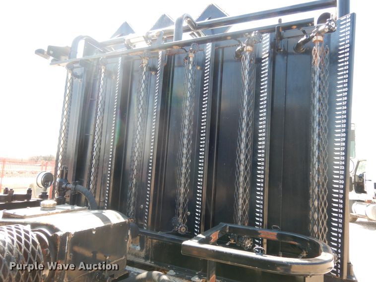 image for item DM2883 2012 Kenworth T370  tank truck