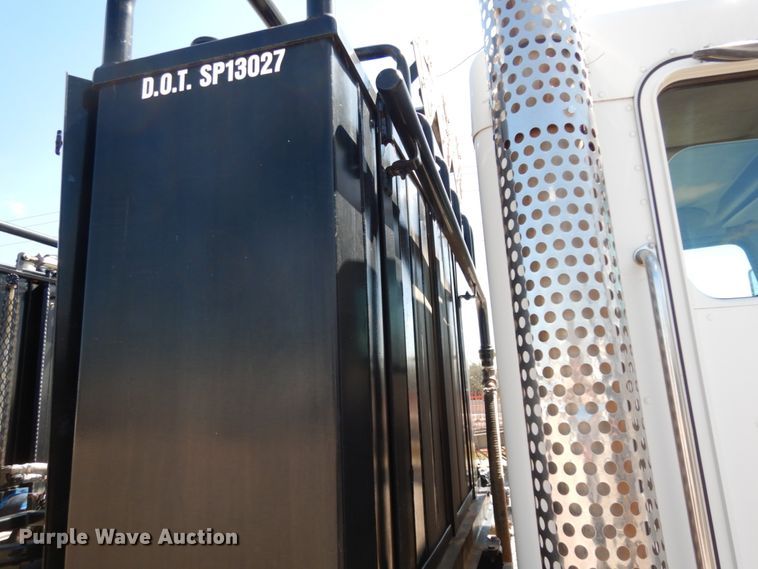 image for item DM2883 2012 Kenworth T370  tank truck