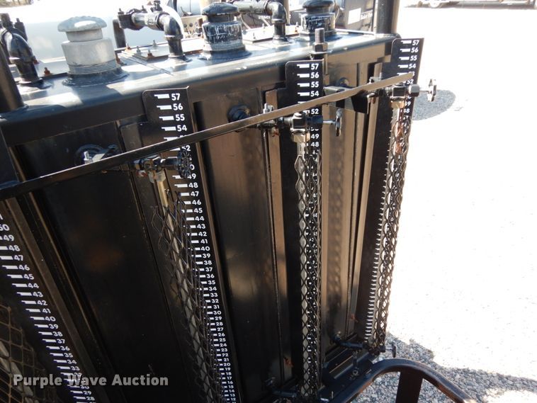 image for item DM2883 2012 Kenworth T370  tank truck