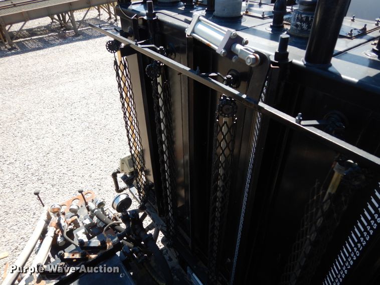 image for item DM2883 2012 Kenworth T370  tank truck