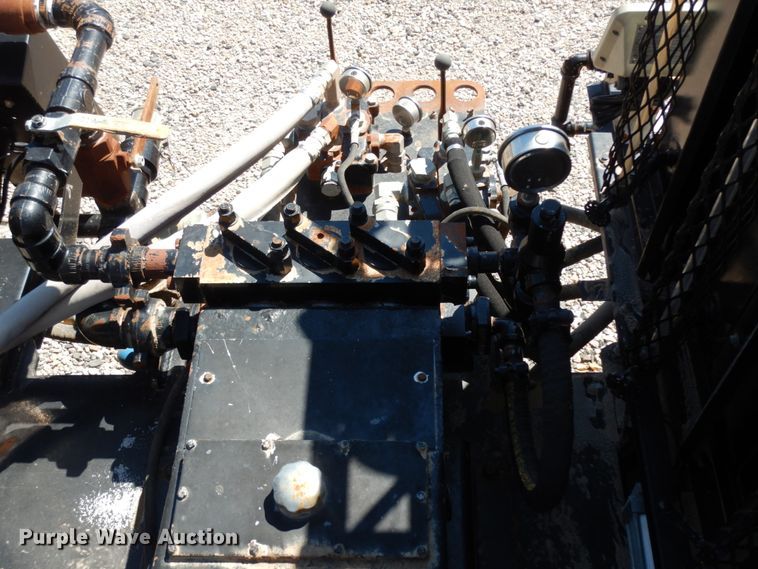 image for item DM2883 2012 Kenworth T370  tank truck