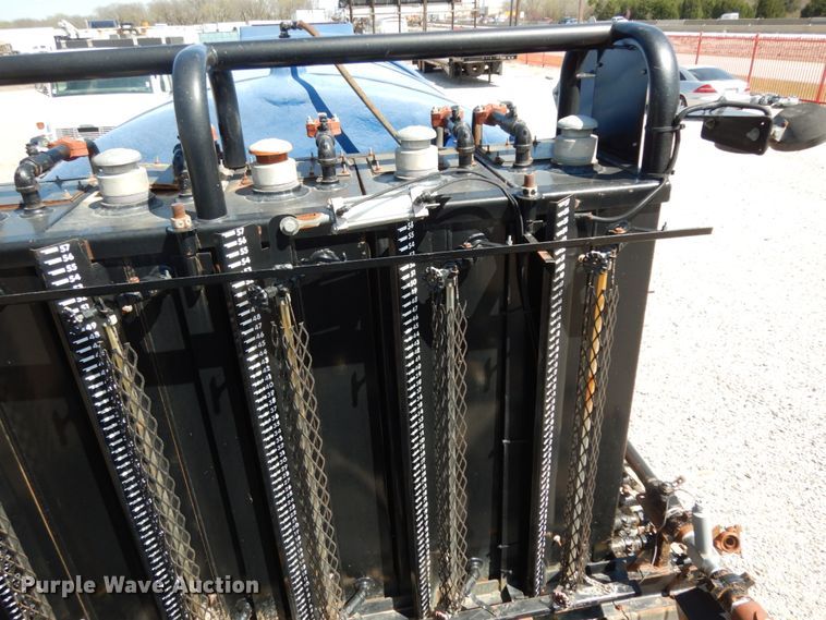 image for item DM2883 2012 Kenworth T370  tank truck