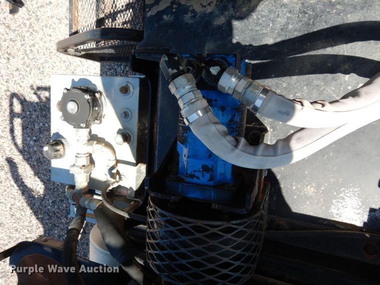 image for item DM2883 2012 Kenworth T370  tank truck