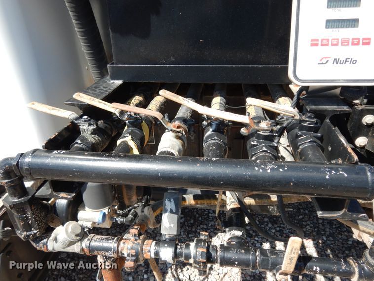 image for item DM2883 2012 Kenworth T370  tank truck