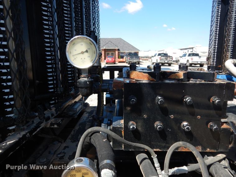 image for item DM2883 2012 Kenworth T370  tank truck