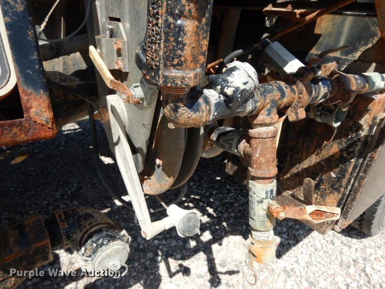 image for item DM2883 2012 Kenworth T370  tank truck