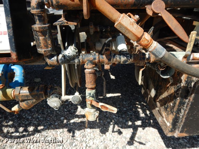 image for item DM2883 2012 Kenworth T370  tank truck