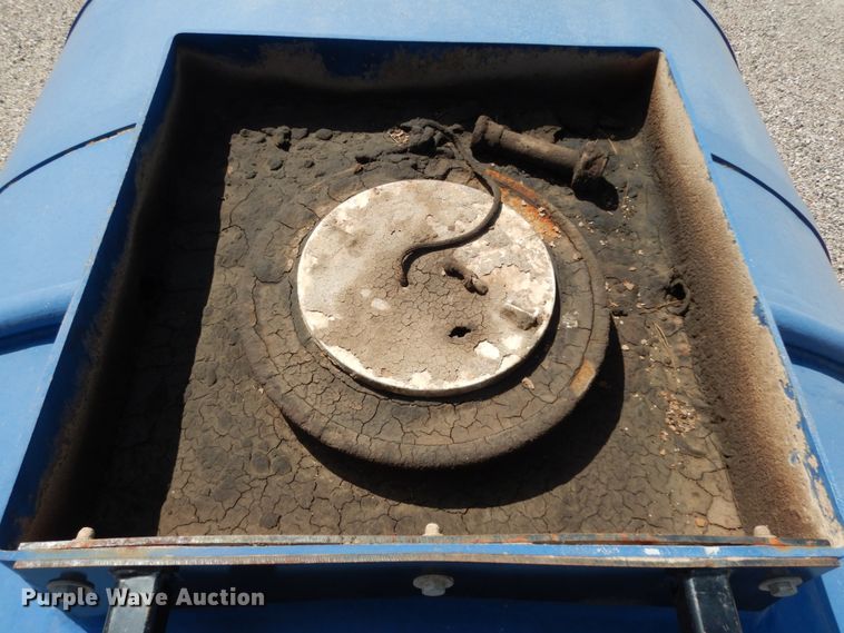 image for item DM2883 2012 Kenworth T370  tank truck