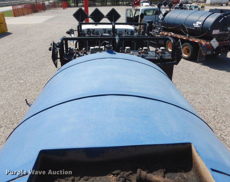 image for item DM2883 2012 Kenworth T370  tank truck