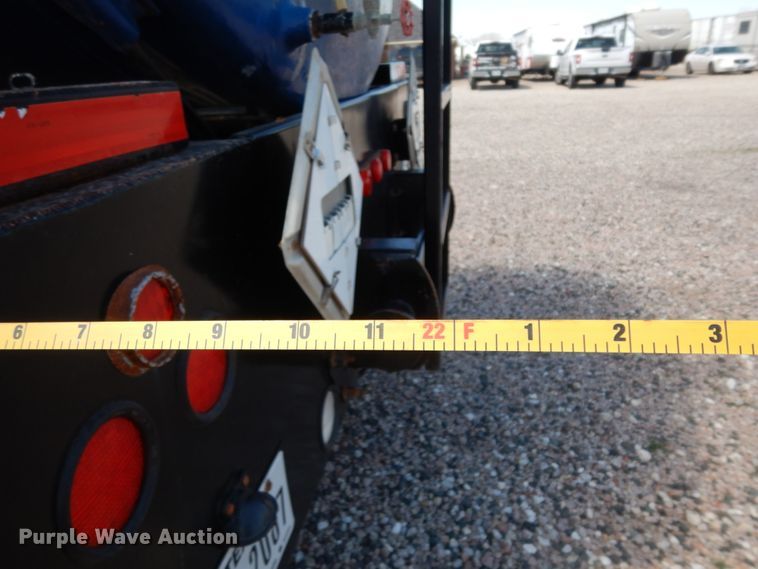 image for item DM2883 2012 Kenworth T370  tank truck