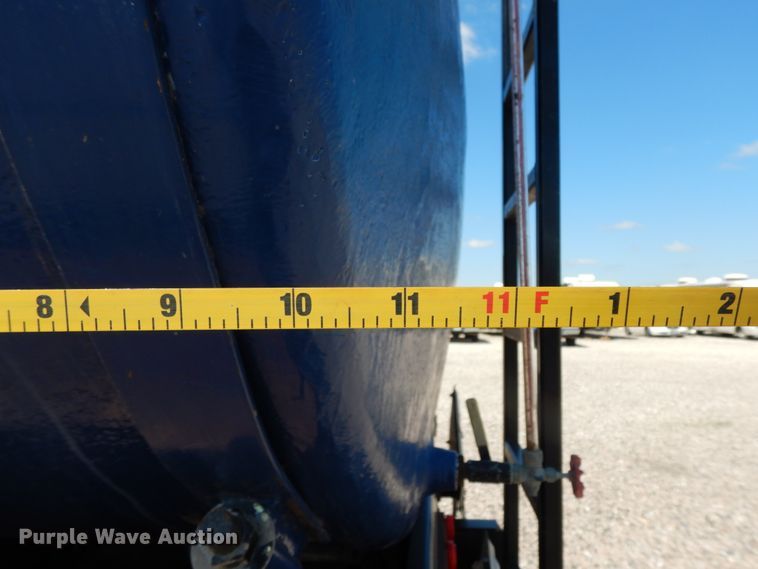 image for item DM2883 2012 Kenworth T370  tank truck