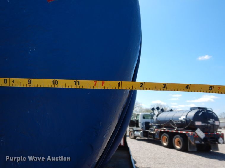 image for item DM2883 2012 Kenworth T370  tank truck