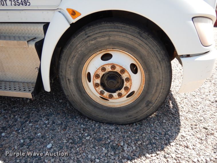 image for item DM2883 2012 Kenworth T370  tank truck