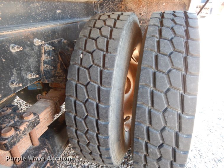 image for item DM2883 2012 Kenworth T370  tank truck