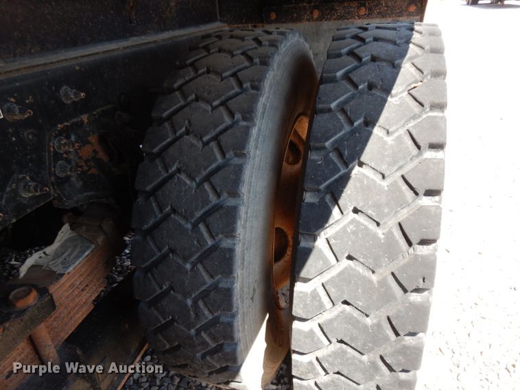 image for item DM2883 2012 Kenworth T370  tank truck