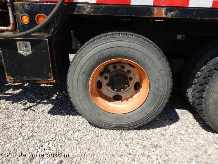 image for item DM2883 2012 Kenworth T370  tank truck