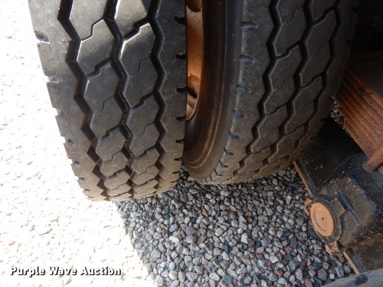 image for item DM2883 2012 Kenworth T370  tank truck